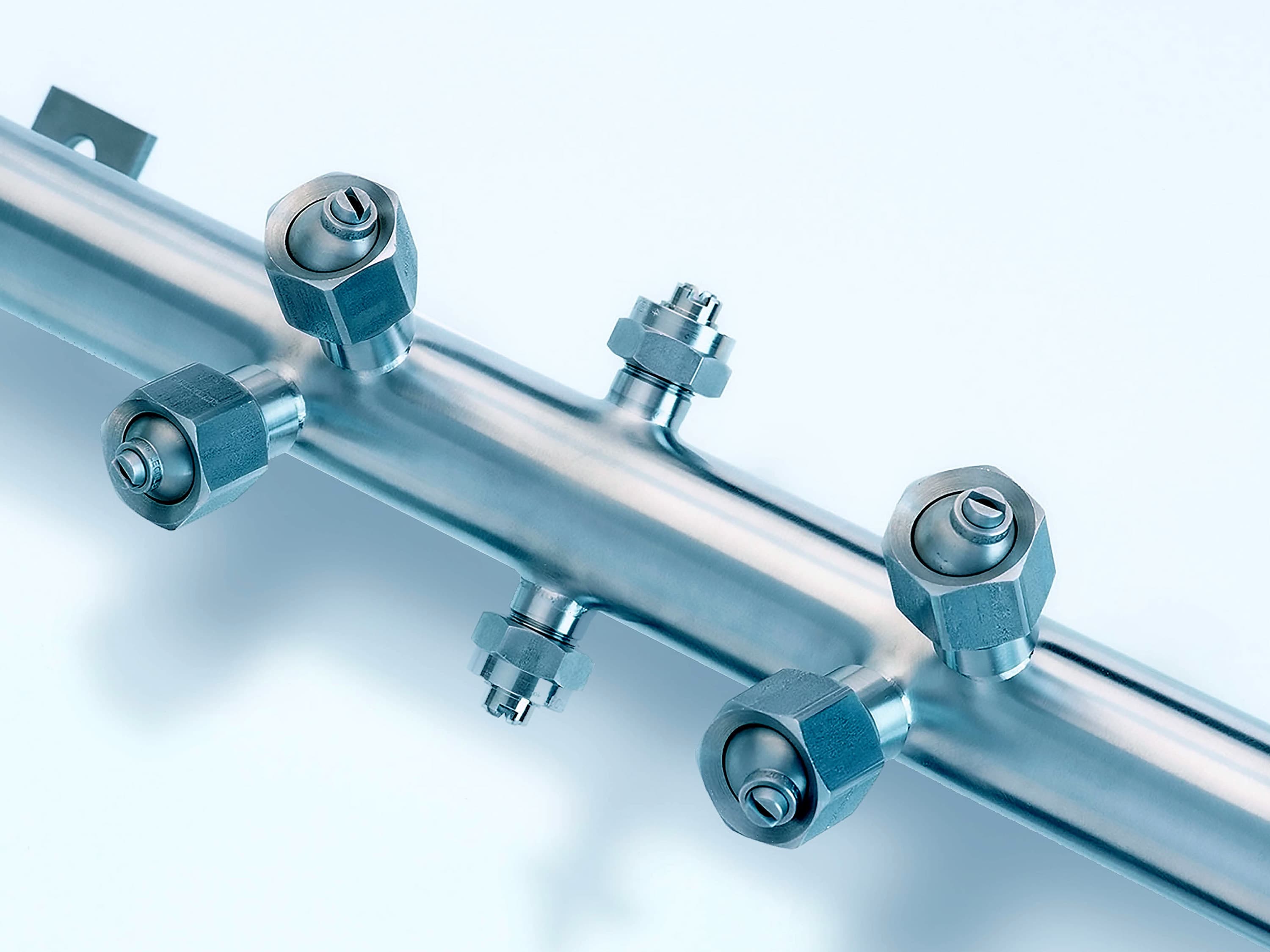 Close-up of a CIP lance with closely spaced nozzle heads