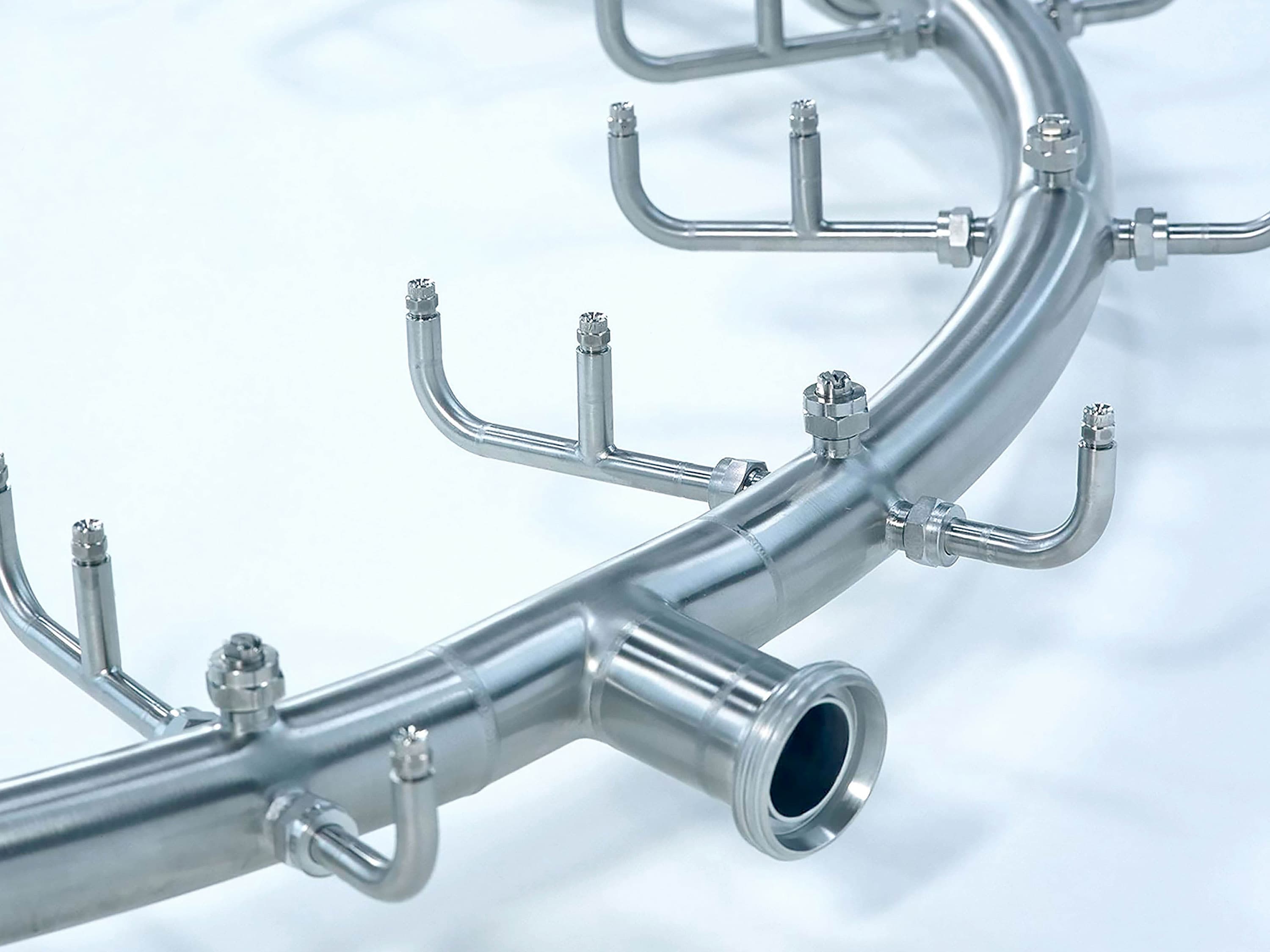 CIP ring with spray outlets and clamp connection