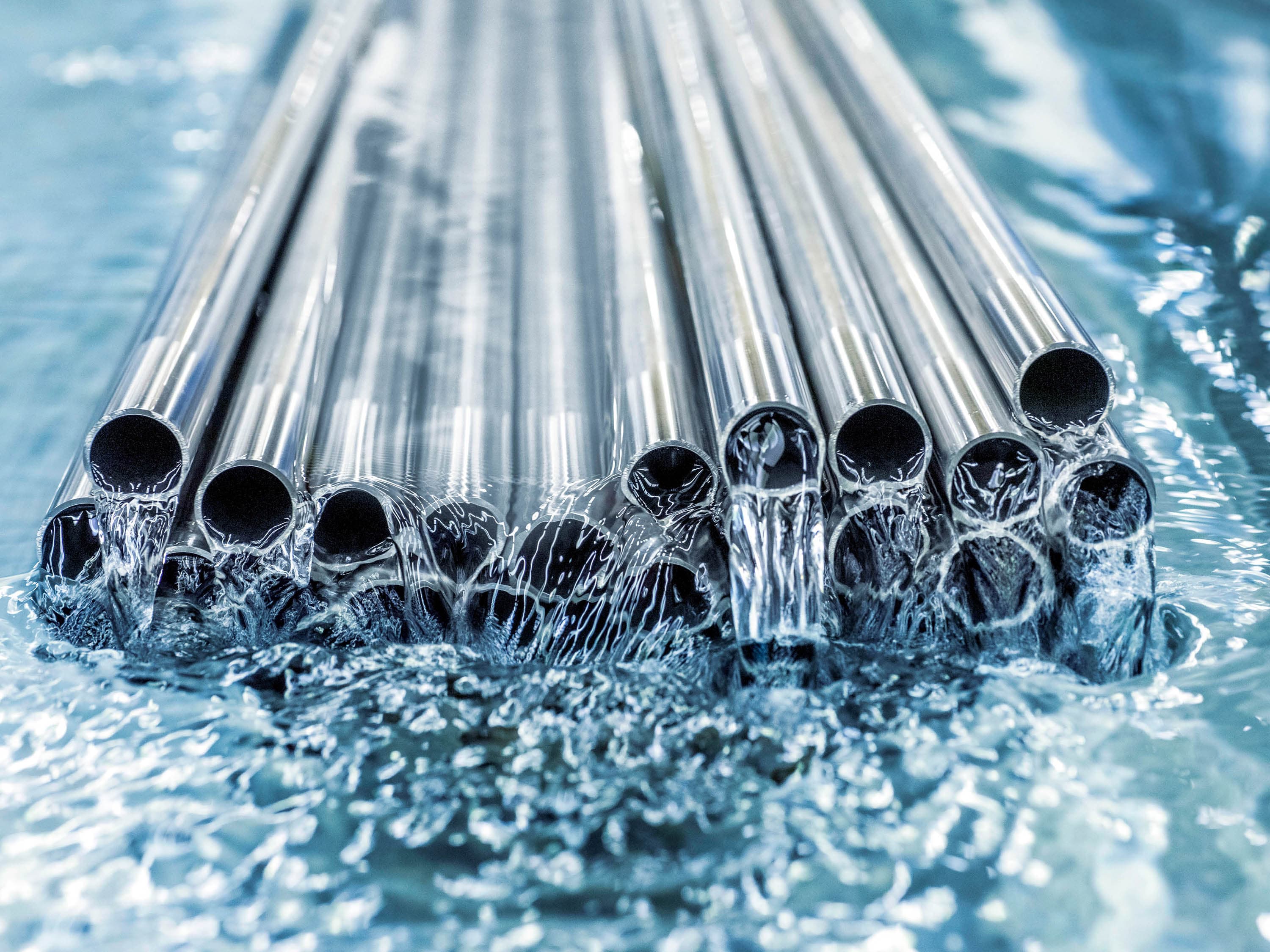 Tubes in an electropolishing bath