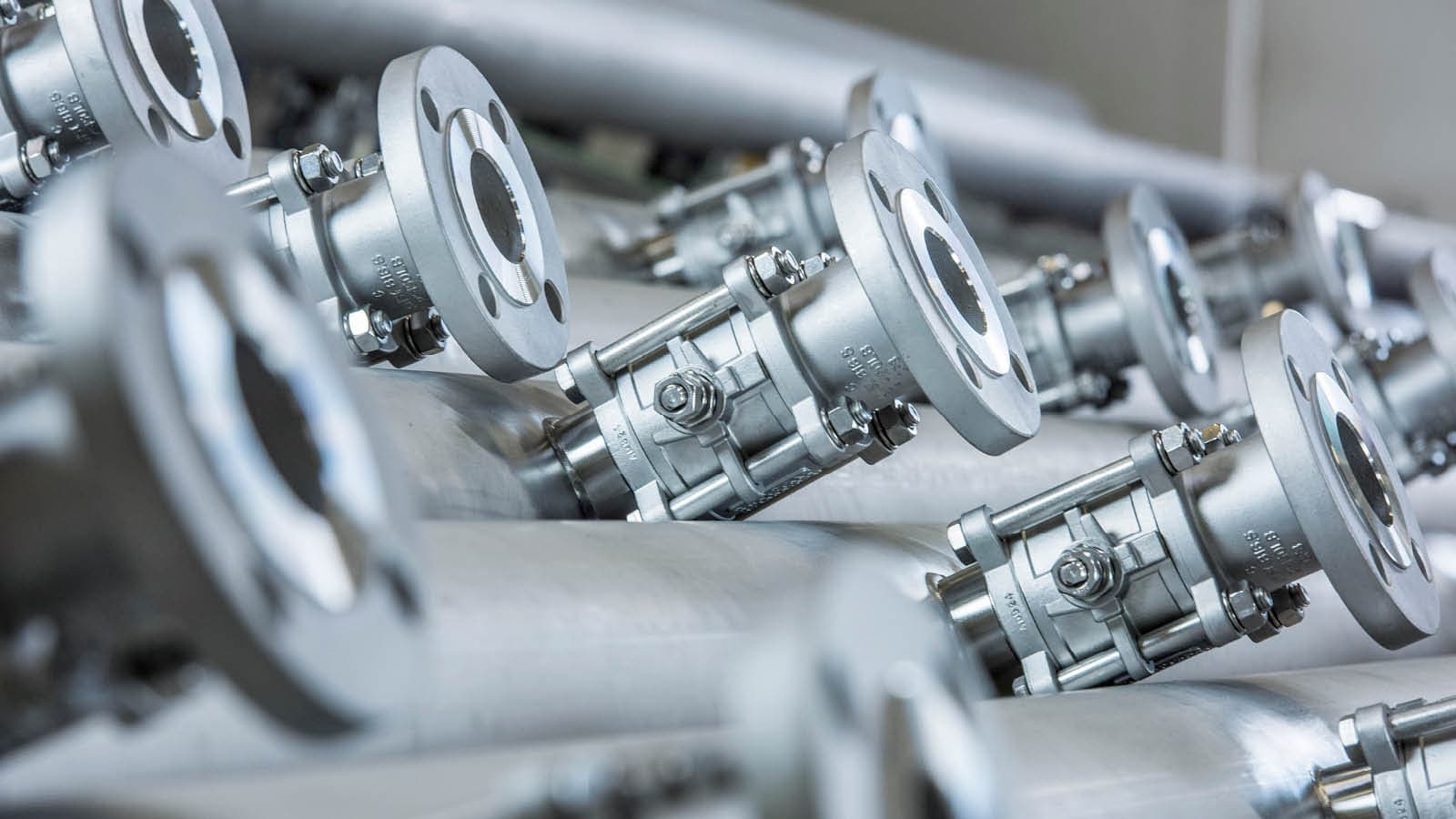 Customized manifolds made of stainless steel with ball valves